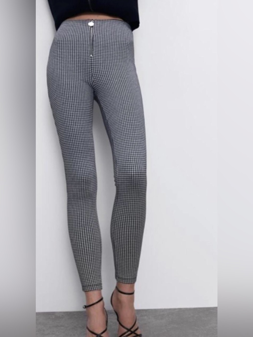 Gorgeous and sexy Zara high rise houndstooth leggings EUC